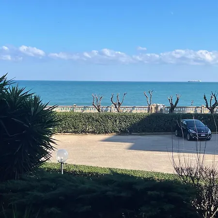 Stella Di Mare Blu Apartment *